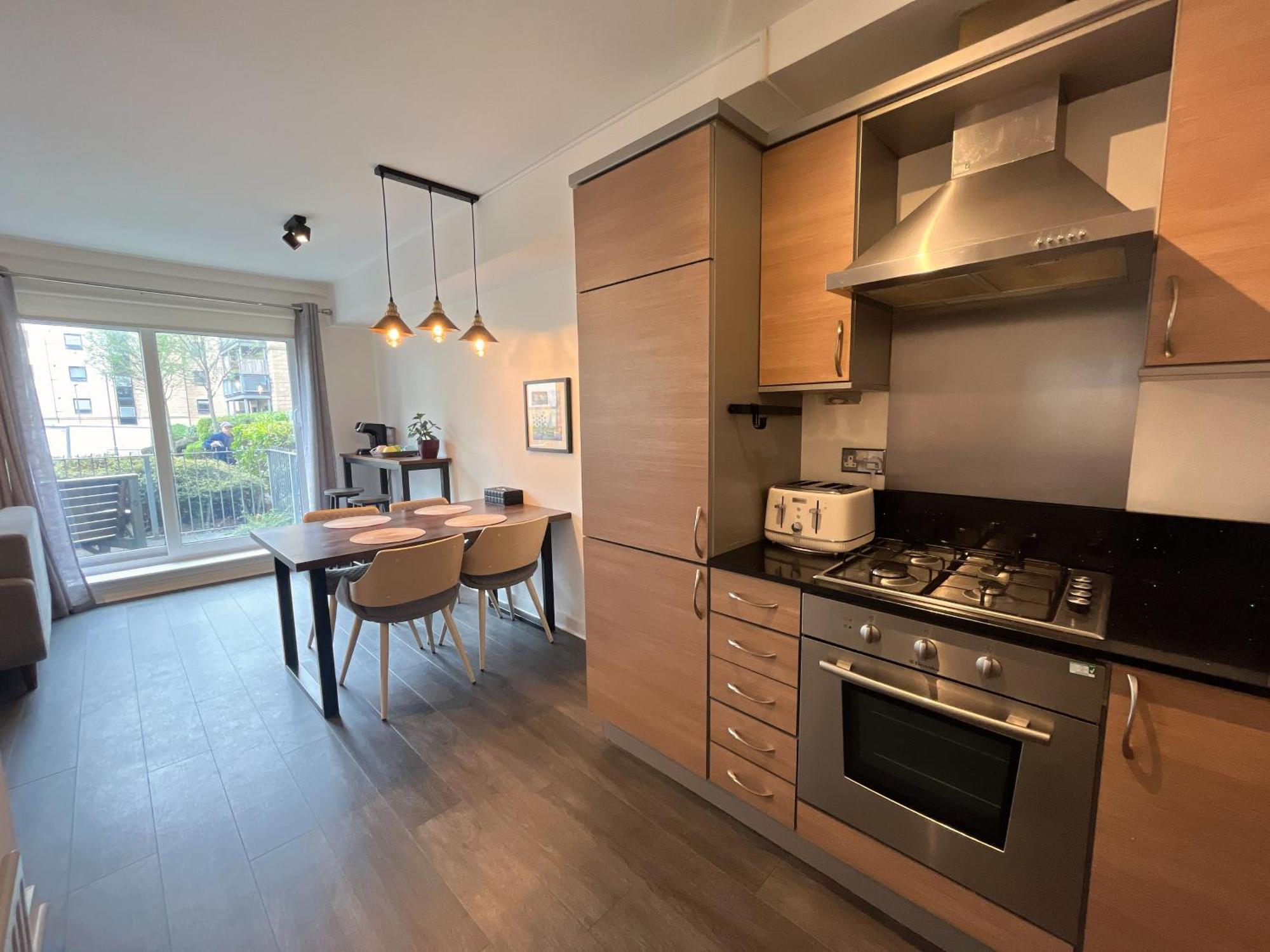 Apartment 2 Bath Free Parking — Photos 2